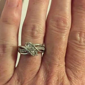 Sterling silver white sapphire ring. Size 7.